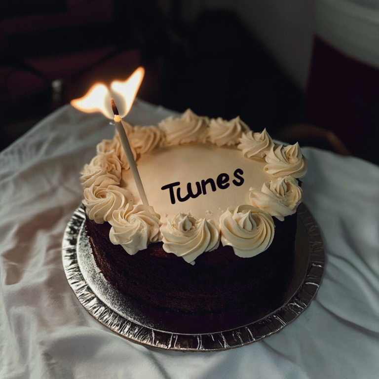 Taurus Vintage Cake